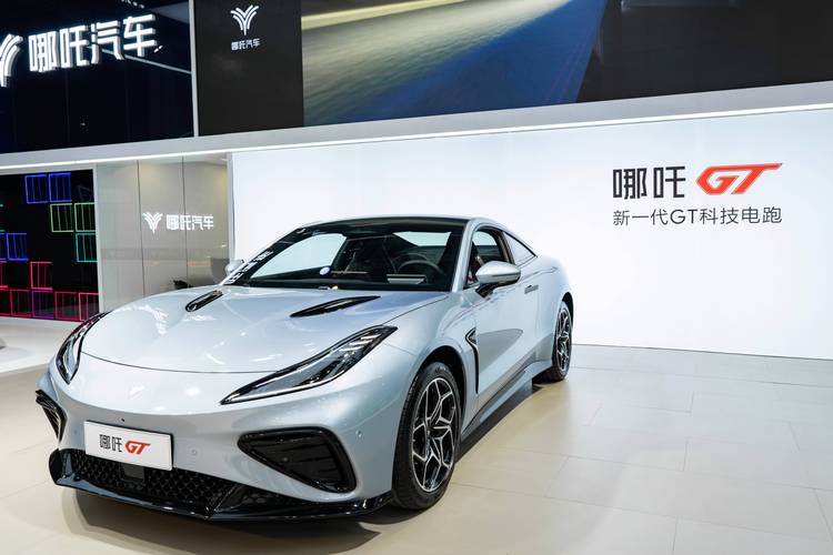 重庆沙坪坝区云全南企业管理咨询哪吒汽车在智能汽车领域的表现，领途汽车在新能源汽车市场中的影响力